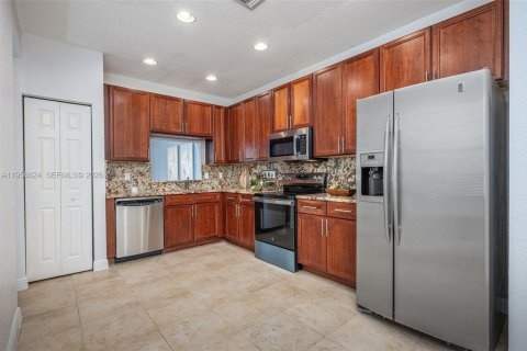 Touwnhouse à vendre à Cooper City, Floride: 3 chambres, 184.41 m2 № 2020890 - photo 11