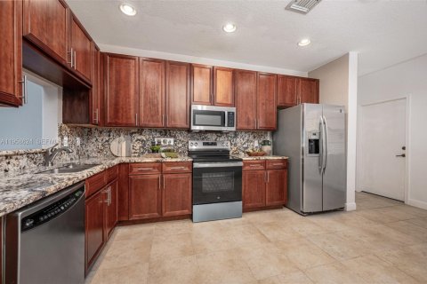 Touwnhouse à vendre à Cooper City, Floride: 3 chambres, 184.41 m2 № 2020890 - photo 12