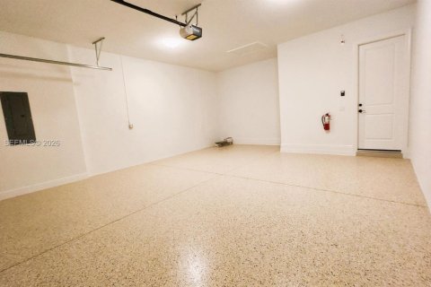 House in Westlake, Florida 3 bedrooms, 198.07 sq.m. № 2005201 - photo 25