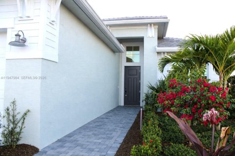 House in Westlake, Florida 3 bedrooms, 198.07 sq.m. № 2005201 - photo 2