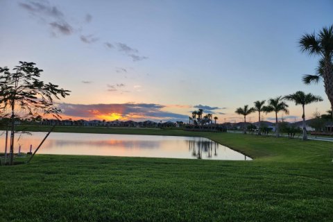 House in Westlake, Florida 3 bedrooms, 198.07 sq.m. № 2005201 - photo 3