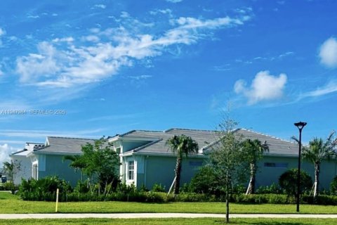 House in Westlake, Florida 3 bedrooms, 198.07 sq.m. № 2005201 - photo 1