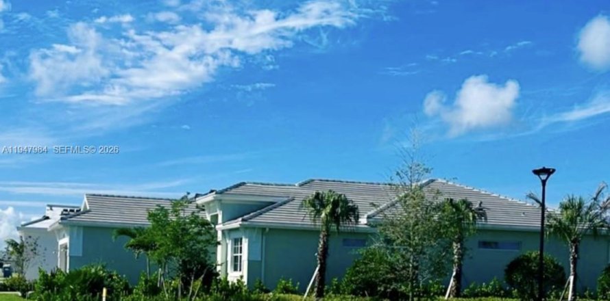 House in Westlake, Florida 3 bedrooms, 198.07 sq.m. № 2005201