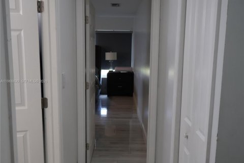 Casa en alquiler en Margate, Florida, 3 dormitorios, 141.77 m2 № 2029576 - foto 9