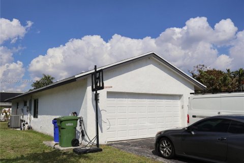 Casa en alquiler en Margate, Florida, 3 dormitorios, 141.77 m2 № 2029576 - foto 22