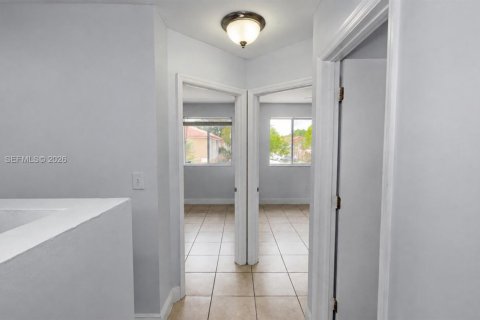 Touwnhouse à louer à Miami, Floride: 3 chambres, 122.54 m2 № 2240602 - photo 21