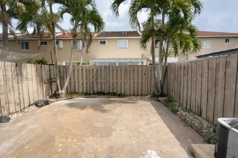 Touwnhouse à louer à Miami, Floride: 3 chambres, 122.54 m2 № 2240602 - photo 30