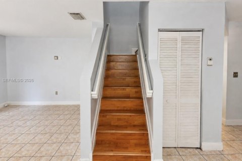 Touwnhouse à louer à Miami, Floride: 3 chambres, 122.54 m2 № 2240602 - photo 13
