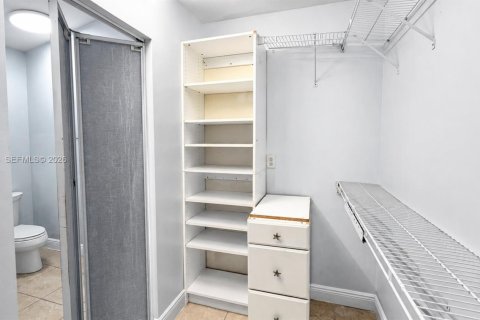 Touwnhouse à louer à Miami, Floride: 3 chambres, 122.54 m2 № 2240602 - photo 19