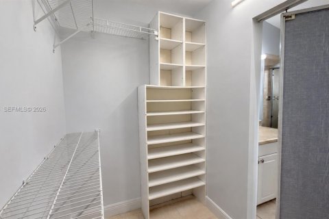 Touwnhouse à louer à Miami, Floride: 3 chambres, 122.54 m2 № 2240602 - photo 20