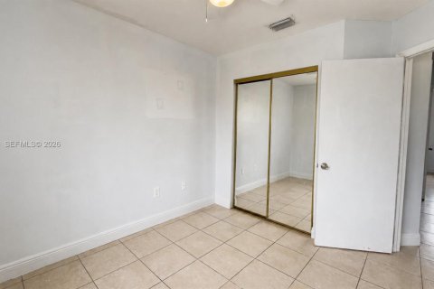 Touwnhouse à louer à Miami, Floride: 3 chambres, 122.54 m2 № 2240602 - photo 24