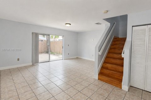 Touwnhouse à louer à Miami, Floride: 3 chambres, 122.54 m2 № 2240602 - photo 12