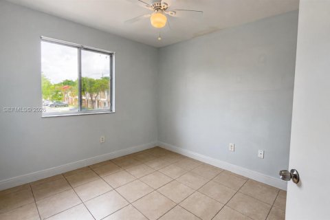 Touwnhouse à louer à Miami, Floride: 3 chambres, 122.54 m2 № 2240602 - photo 23