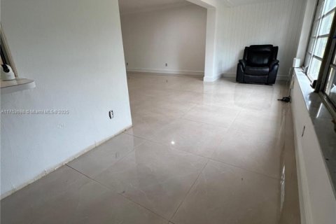 Condo in Miami, Florida, 2 bedrooms  № 1502563 - photo 8