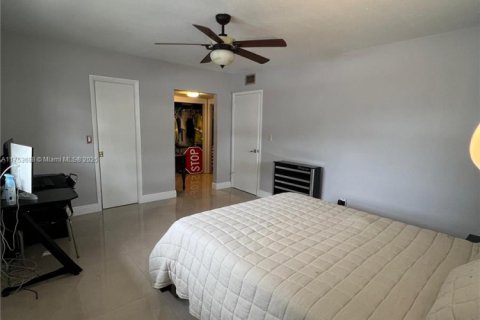 Condo in Miami, Florida, 2 bedrooms  № 1502563 - photo 17