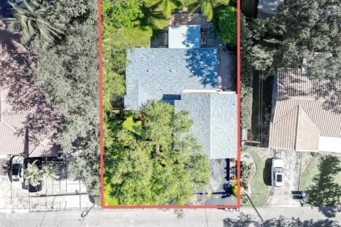 Villa ou maison à louer à Fort Lauderdale, Floride: 3 chambres, 194.82 m2 № 1955426 - photo 2