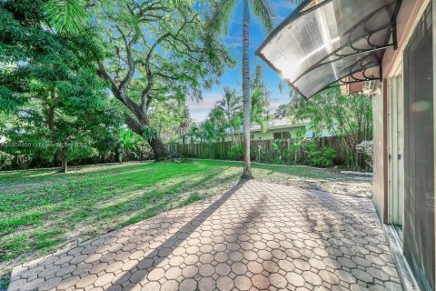 Villa ou maison à louer à Fort Lauderdale, Floride: 3 chambres, 194.82 m2 № 1955426 - photo 12