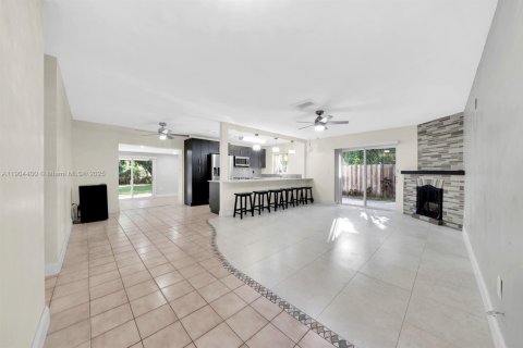 Villa ou maison à louer à Fort Lauderdale, Floride: 3 chambres, 194.82 m2 № 1955426 - photo 5