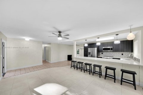 Villa ou maison à louer à Fort Lauderdale, Floride: 3 chambres, 194.82 m2 № 1955426 - photo 6