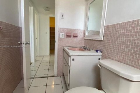 Купить кондоминиум в Холливуд, Флорида 2 спальни, 78.04м2, № 1962773 - фото 19