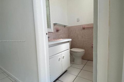 Купить кондоминиум в Холливуд, Флорида 2 спальни, 78.04м2, № 1962773 - фото 13