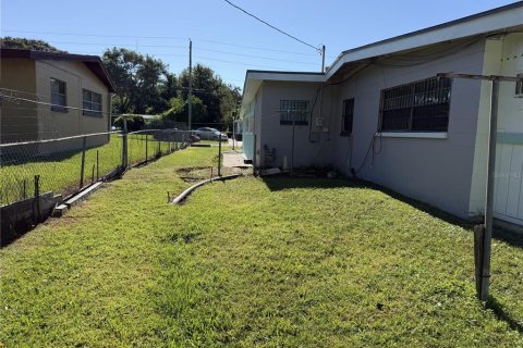 House in Orlando, Florida 3 bedrooms, 171.4 sq.m. № 2430335 - photo 13