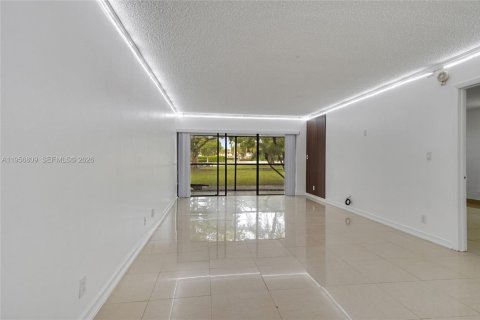 Купить кондоминиум в Уэстон, Флорида 2 спальни, 102.75м2, № 2019869 - фото 9