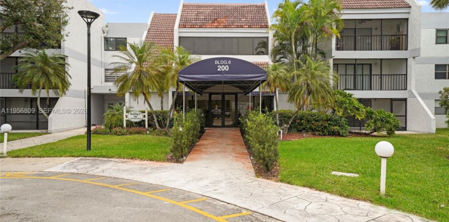 Кондоминиум с 2 спальнями в Уэстон, Флорида № 2019869