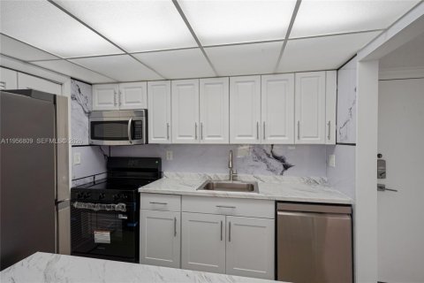 Купить кондоминиум в Уэстон, Флорида 2 спальни, 102.75м2, № 2019869 - фото 13