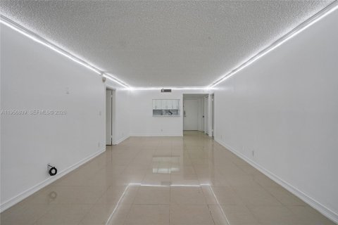 Купить кондоминиум в Уэстон, Флорида 2 спальни, 102.75м2, № 2019869 - фото 22