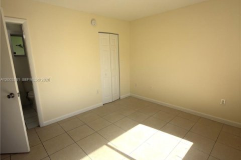 Townhouse in Miami, Florida 3 bedrooms, 93.83 sq.m. № 2069113 - photo 6