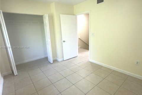 Townhouse in Miami, Florida 3 bedrooms, 93.83 sq.m. № 2069113 - photo 13
