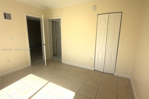 Townhouse in Miami, Florida 3 bedrooms, 93.83 sq.m. № 2069113 - photo 5