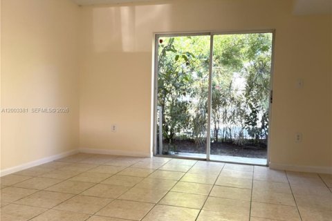Townhouse in Miami, Florida 3 bedrooms, 93.83 sq.m. № 2069113 - photo 10