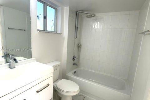 Townhouse in Miami, Florida 3 bedrooms, 93.83 sq.m. № 2069113 - photo 8