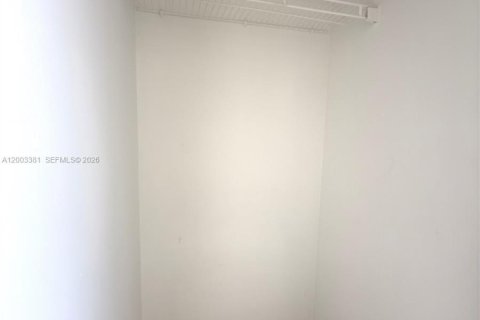 Townhouse in Miami, Florida 3 bedrooms, 93.83 sq.m. № 2069113 - photo 7