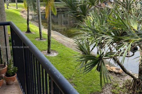 Condo in Coral Springs, Florida, 3 bedrooms  № 2091384 - photo 15