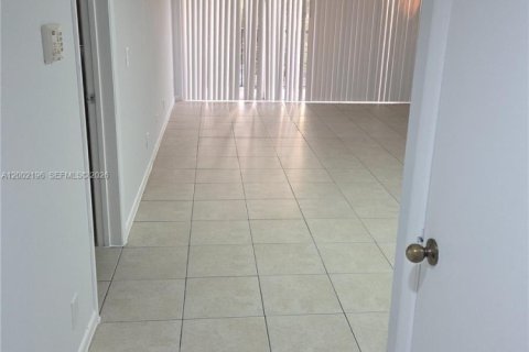Condo in Coral Springs, Florida, 3 bedrooms  № 2091384 - photo 4