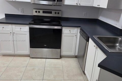 Condo in Coral Springs, Florida, 3 bedrooms  № 2091384 - photo 2