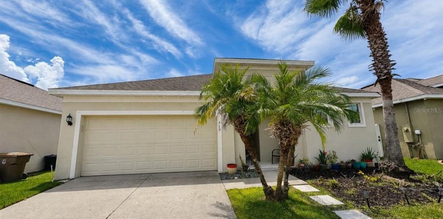 House in Kissimmee, Florida 4 bedrooms, 165.74 sq.m. № 2322430