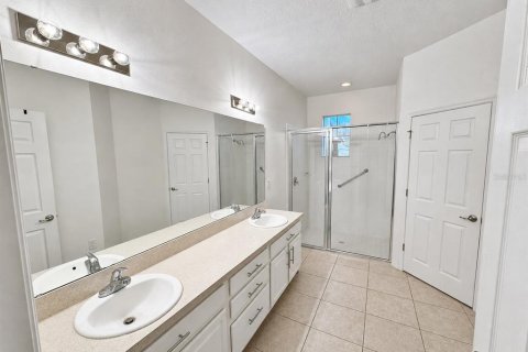 House in Kissimmee, Florida 4 bedrooms, 165.74 sq.m. № 2322430 - photo 14