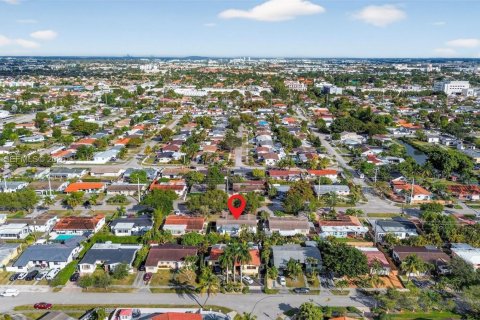 Casa en venta en Miami, Florida, 3 dormitorios, 120.96 m2 № 1999890 - foto 22