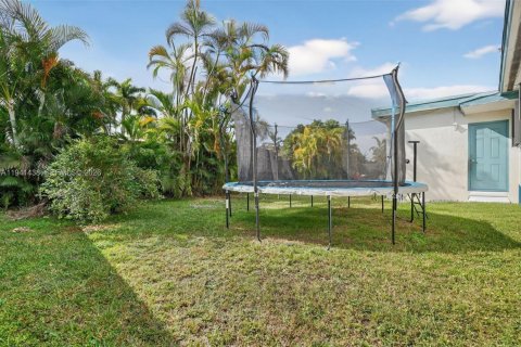 Casa en venta en Miami, Florida, 3 dormitorios, 120.96 m2 № 1999890 - foto 19