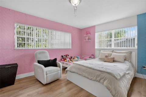 Casa en venta en Miami, Florida, 3 dormitorios, 120.96 m2 № 1999890 - foto 14