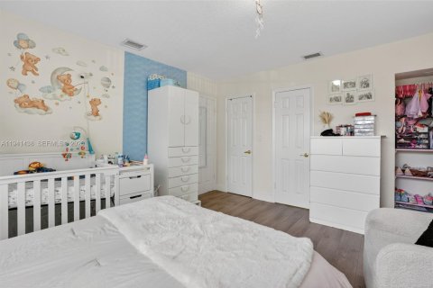 Casa en venta en Miami, Florida, 3 dormitorios, 120.96 m2 № 1999890 - foto 15