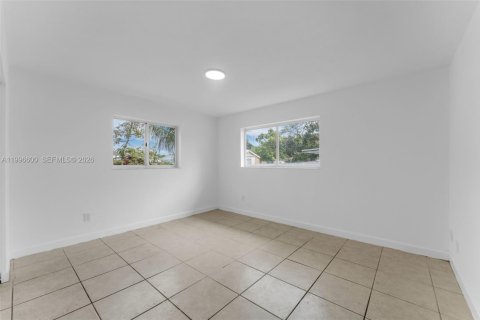 House in Miami, Florida 3 bedrooms, 132.01 sq.m. № 2060821 - photo 16
