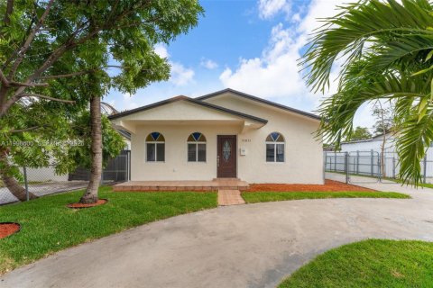 House in Miami, Florida 3 bedrooms, 132.01 sq.m. № 2060821