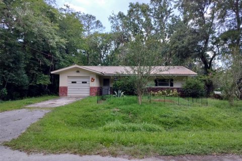 House in Inverness, Florida 2 bedrooms, 99.96 sq.m. № 1850931 - photo 1