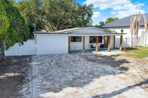 Casa en venta en Tampa, Florida, 4 dormitorios, 145.76 m2 № 2151537 - foto 29