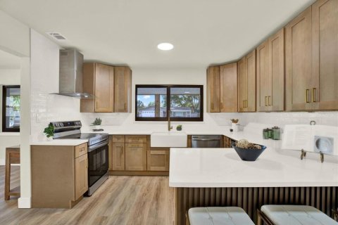 Casa en venta en Tampa, Florida, 4 dormitorios, 145.76 m2 № 2151537 - foto 9